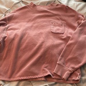Rose colored crew neck sweatshirt